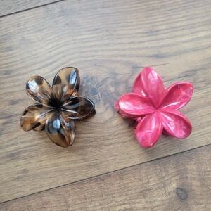 Flower Hair Clips, Set Of 2 New